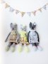 Плетени играчки, котенца с рокли и чанти, играчки за деца, коледен подарък за дете, ръчна изработка, снимка 1 - Плюшени играчки - 43142447