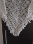 Ново!Триъгълен бял руски шал от изкуствена боцкаща плетка, снимка 3