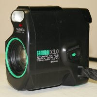 Автофокусен фотоапарат за half-frame Yashica Samurai, снимка 1 - Фотоапарати - 39840497