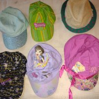 Детски шапки  BRATZ, Hanna Montana и други , снимка 1 - Шапки, шалове и ръкавици - 36917704