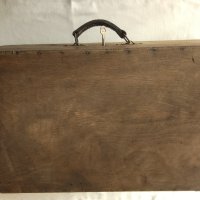 Стар автентичен дървен куфар , снимка 12 - Антикварни и старинни предмети - 43275057