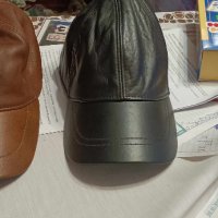 шапки с козирка, снимка 1 - Шапки - 43203843