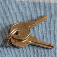 Две малки ключета за катинар за КОЛЕКЦИЯ ДЕКОРАЦИЯ АРТ ИНСТАЛАЦИЯ 40943, снимка 4 - Колекции - 44872539