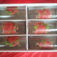 Стъклени чаши за безалкохолно с картинка рози в кутията си, снимка 1 - Чаши - 29012495