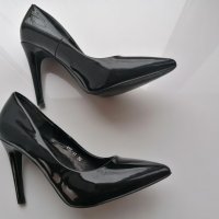 Черни лачени обувки на ток, снимка 4 - Дамски обувки на ток - 32458693