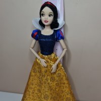 Оригинална кукла Снежанка и седемте джуджета - чупещи стави - Дисни Стор Disney Store, снимка 6 - Кукли - 39147634