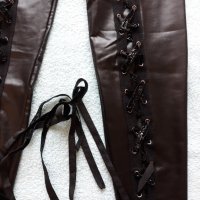 Черен клин кожен , много ефектен, с лента и капси, дълъг , висока талия, много модерен , впечатляващ, снимка 7 - Клинове - 37417649