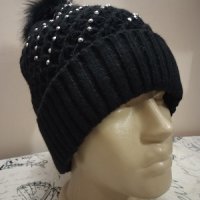 Дамска плетена шапка с подгъв Черна, снимка 1 - Шапки - 44035683