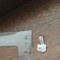 Сребърна висулка котка, снимка 1 - Колиета, медальони, синджири - 32334178