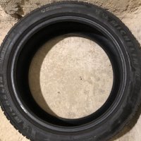 Зимни гуми Michelin 235/45 R18, снимка 2 - Гуми и джанти - 43802736