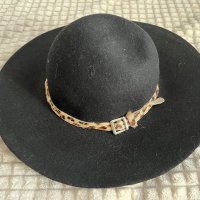 Вълнена шапка с периферия” Kookai”, снимка 3 - Шапки - 43955817