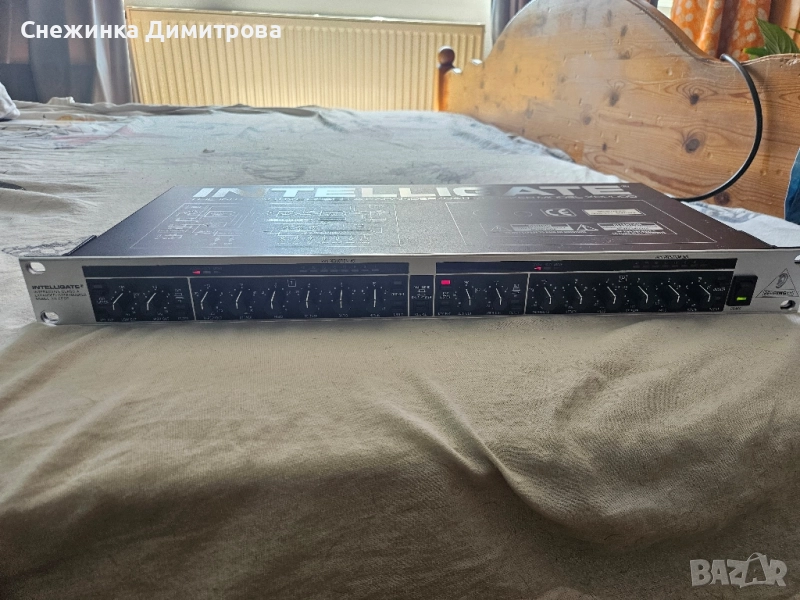 Професионален еквалайзер Behringer XR2000, снимка 1