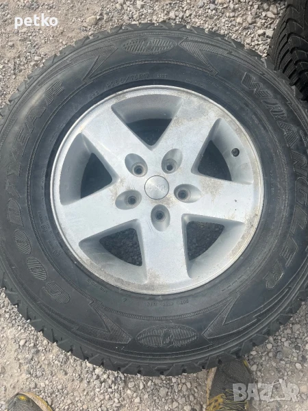 Продавам резервна джанта с гума за чероки, снимка 1