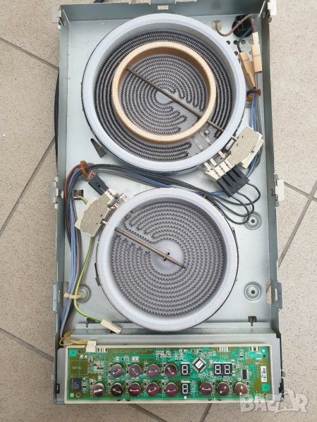 Керамичен плот със счупено стъкло Electrolux EHF3320NOK , снимка 1