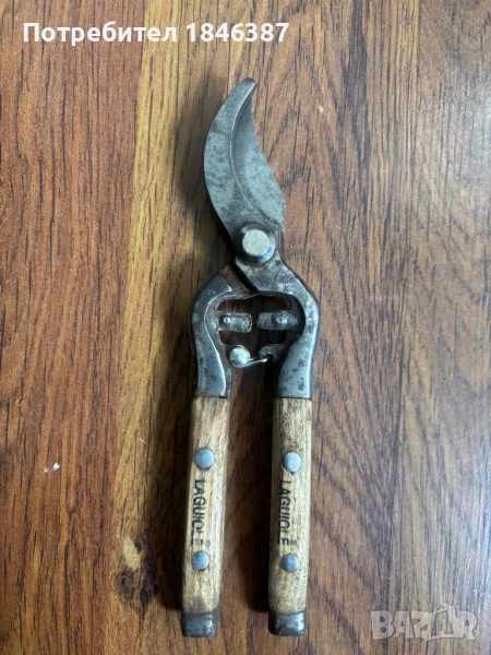 Стара лозаро овощарска ножица Laguiole, снимка 1