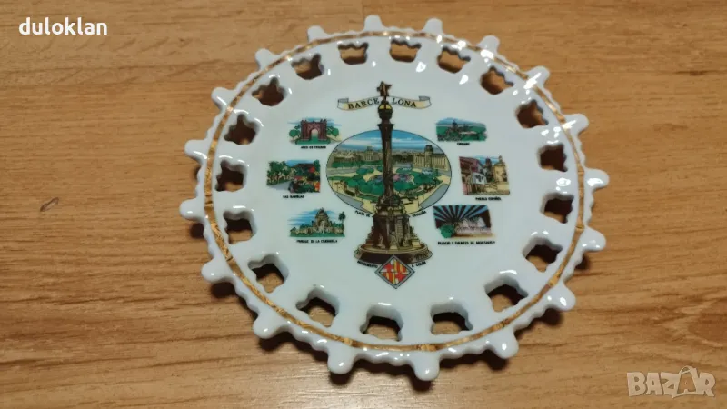 Красива порцеланова чиния от Барселона., снимка 1