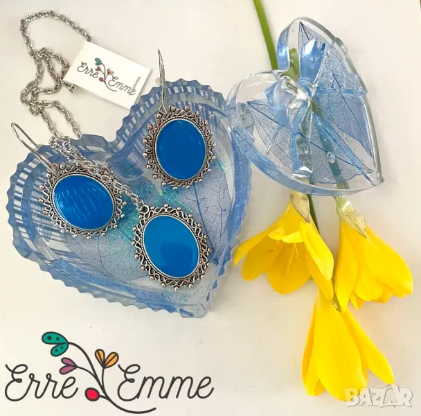 Подаръчен комплект в синьо - колие, обеци, кутия за бижута, снимка 1