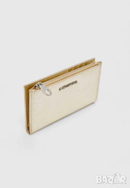 Дамско портмоне от имитация на крокодилска кожа Stradivarius, 16x10x2 см, Златисто, снимка 1