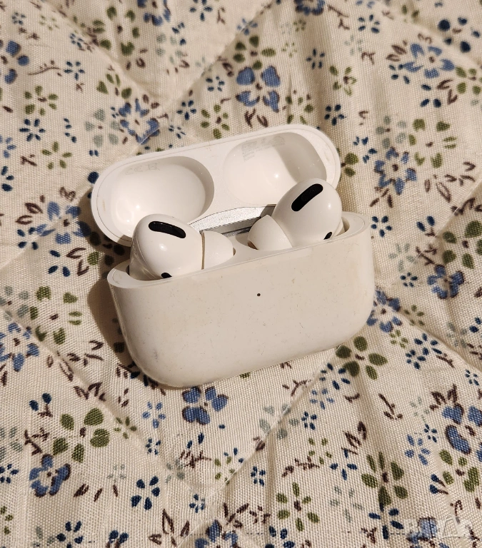 Безжични слушалки Apple AirPods Pro 1, снимка 1