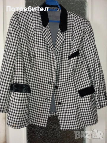 Дамски костюм – пола и сако за едри дами  /пипитен/