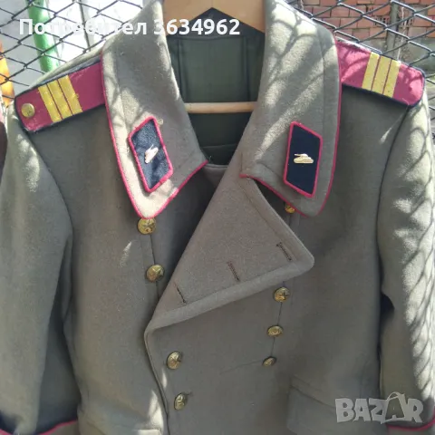 Продавам военнa униформa