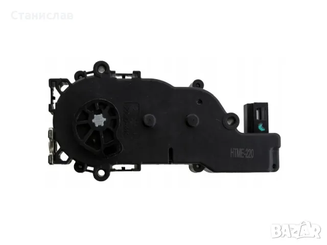 Mercedes GLA-Class X156 Моторче за заключване на багажник , снимка 3 - Части - 50302800