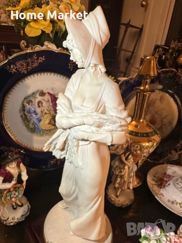 Capodimonte Italy  Circa 1987 автор  Bruno Merli - “ Дамата в бяло” невероятно красива  млада дама , снимка 5 - Антикварни и старинни предмети - 52854801