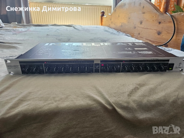 Професионален еквалайзер Behringer XR2000