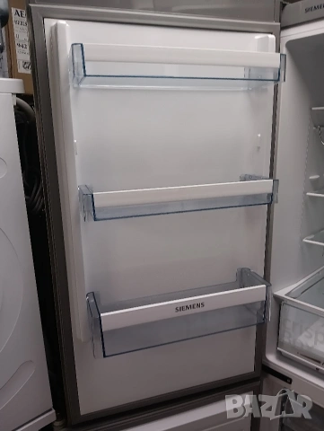 Иноксов комбиниран хладилник с фризер Сименс Siemens А+++ 2 години гаранция!, снимка 8 - Хладилници - 53461338