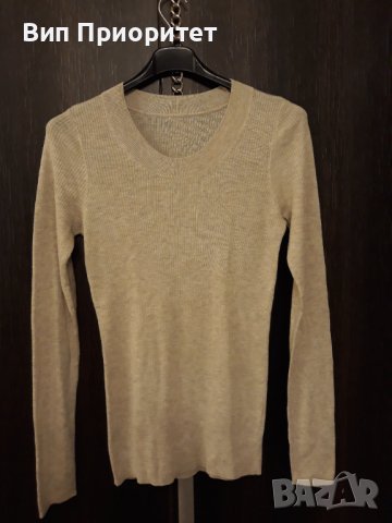 Плетена сива блузка с дълги ръкави, мека, комфортна, вертикален рипс, предаващ елегантност, открито , снимка 2 - Блузи с дълъг ръкав и пуловери - 37455382