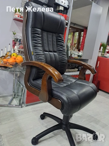 Директорски стол от естествена кожа и дървени подлакътници, снимка 3 - Столове за офис - 53246624