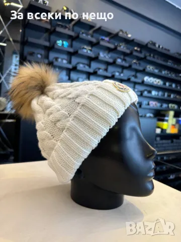 Зимна шапка с пискюл Moncler - Налични различни цветове Код D1025, снимка 9 - Шапки - 47401304