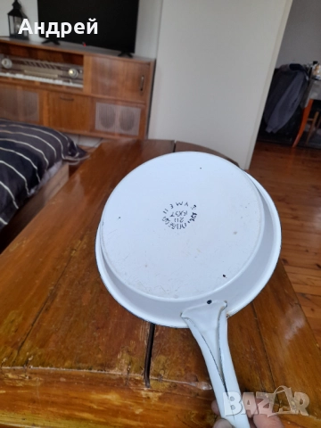 Стар емайлиран тиган #6, снимка 6 - Други ценни предмети - 52171096