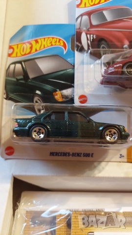 Светеща диорама 1/64 с 5 колички, снимка 9 - Колекции - 52676128