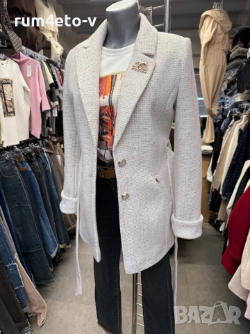 Палто / Сако от букле Sasin, снимка 2 - Палта, манта - 52528203