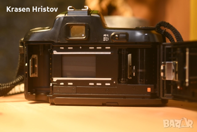 Nikon F-601, снимка 3 - Фотоапарати - 52631952