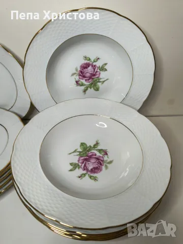 Сервиз за хранене от чехословашки порцелан, снимка 4 - Сервизи - 48168100