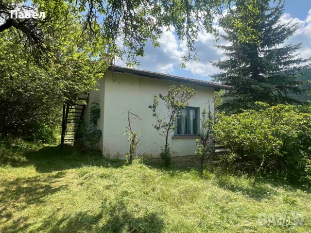 Продавам уютна вила с панорамна гледка в село Комщица, Годечко, на 78 км от София, снимка 5 - Вили - 50747166