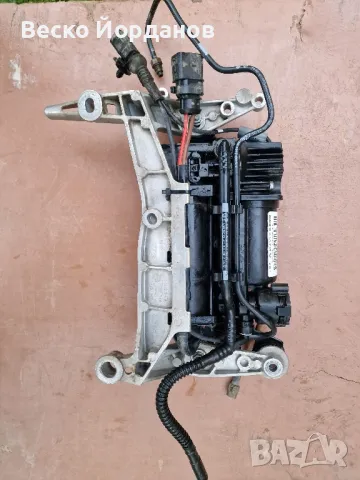 компресор за въздушно окачване WVTouareg/ Audi Q7, снимка 2 - Части - 49622796