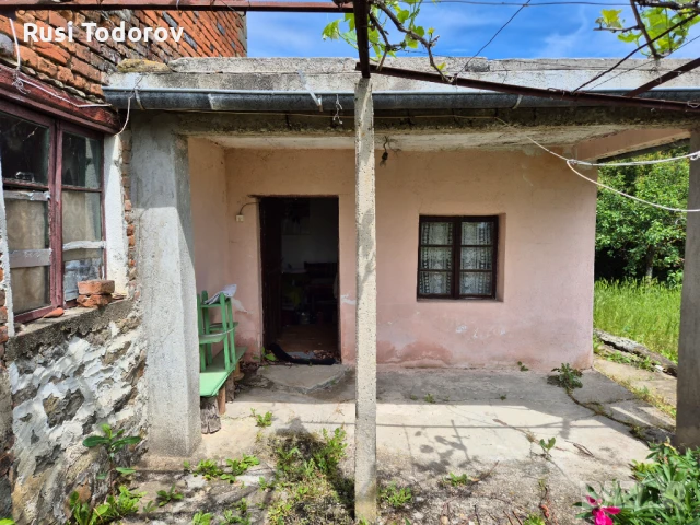 Самостоятелна ДВУЕТАЖНА къща в село Велислав, община Сунгурларе, област Бургас, снимка 4 - Къщи - 50809033