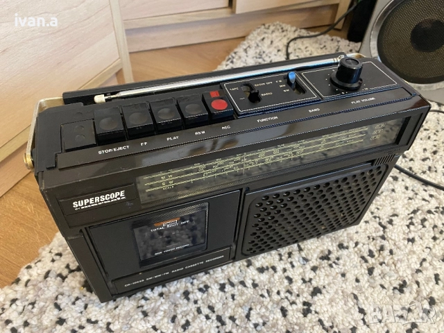 Superscope CR-10535, снимка 2 - Радиокасетофони, транзистори - 52413340