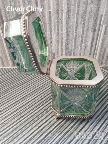 Стара Бохемия кристална кутия с капак 14см/бижутерка-бонбониера-захарница, снимка 3 - Антикварни и старинни предмети - 52967184