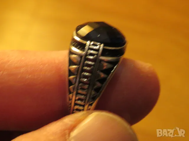 Старинен красив мъжки сребърен пръстен с голям красив  син сапфир Камъкът на кралете сребро, снимка 4 - Пръстени - 49535291