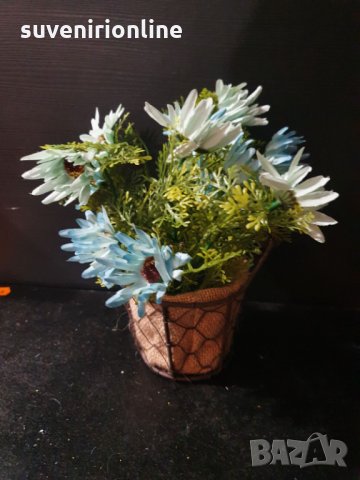Изкуствени цветя в метална кашпа, снимка 2 - Изкуствени цветя - 35349563