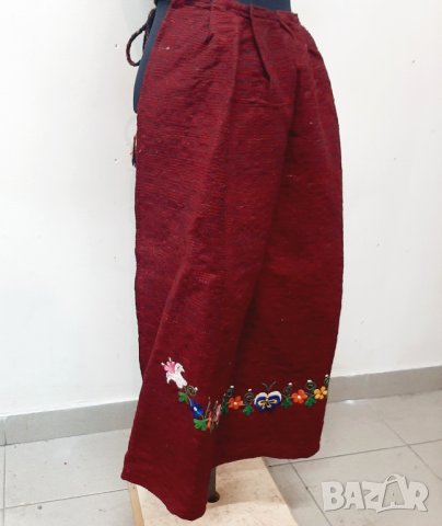 Етно червена вълнена престилка, част от носия(16.3), снимка 4 - Антикварни и старинни предмети - 43689107