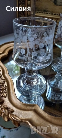 Малки чашки на столче, снимка 9 - Чаши - 52677957