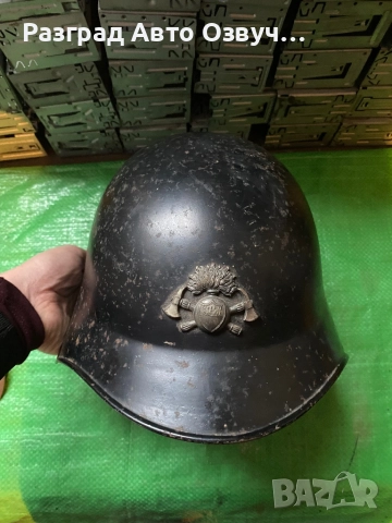 Винтидж рядък модел, качествена и красива Швейцарска каска , снимка 2 - Колекции - 52844197