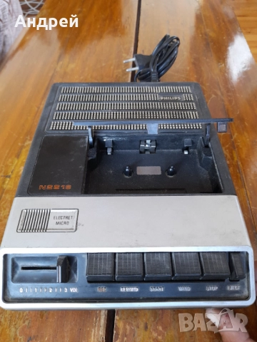 Стар касетофон Philips N2218, снимка 2 - Антикварни и старинни предмети - 51838745