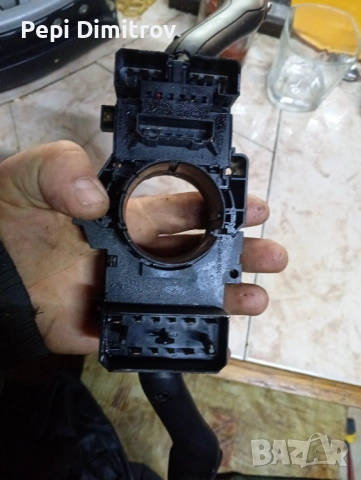 2002 VW AUDI ПРЕВКЛЮЧВАЧ НА МИГАЧИТЕ 8L0953513 G A3 TT A6 PASSAT OCTAVIA, снимка 2 - Части - 53045074