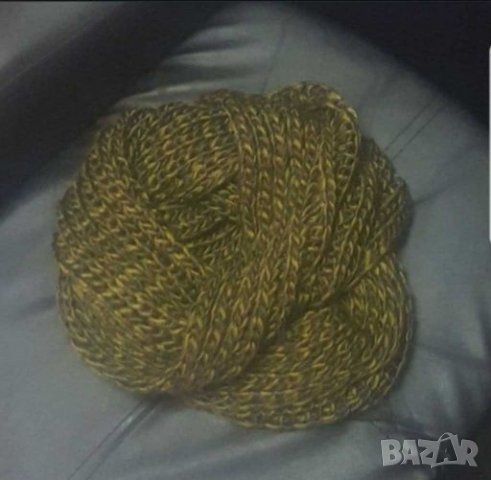 Шал-яка в маслено зелено